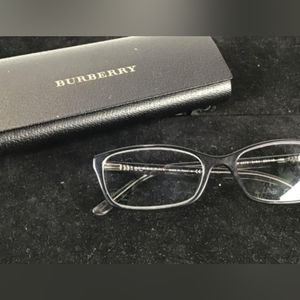 Burberry B2073
